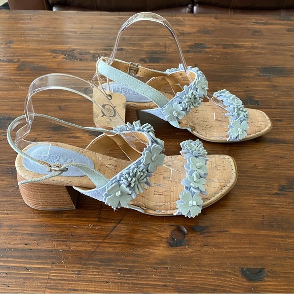 Born Shoes - Born Springs Square Toe Sandal Light Blue 3D Floral Leather Block Heel Size 9